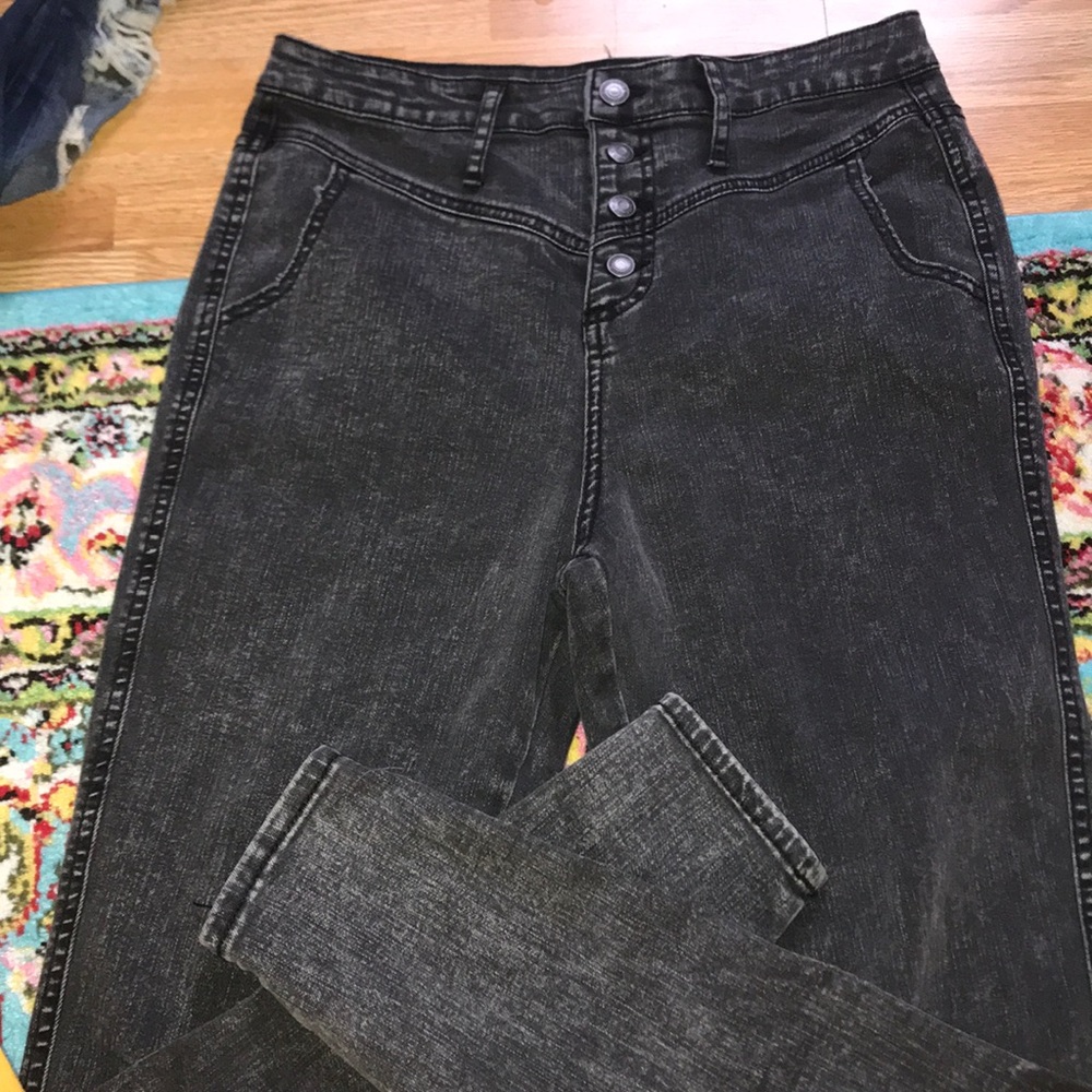 High waisted jeans